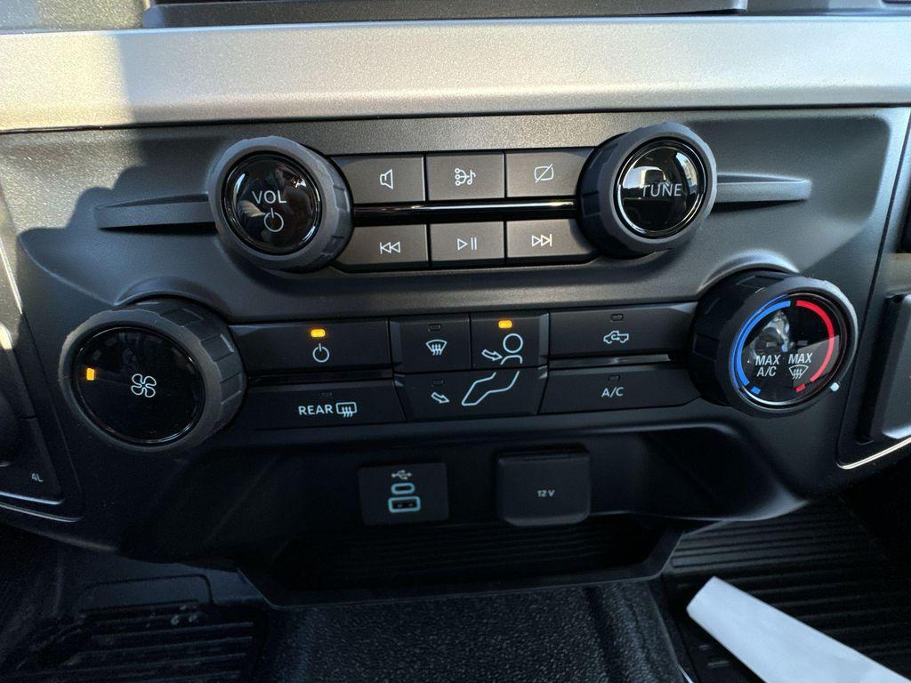 new 2024 Ford F-450 car, priced at $58,987