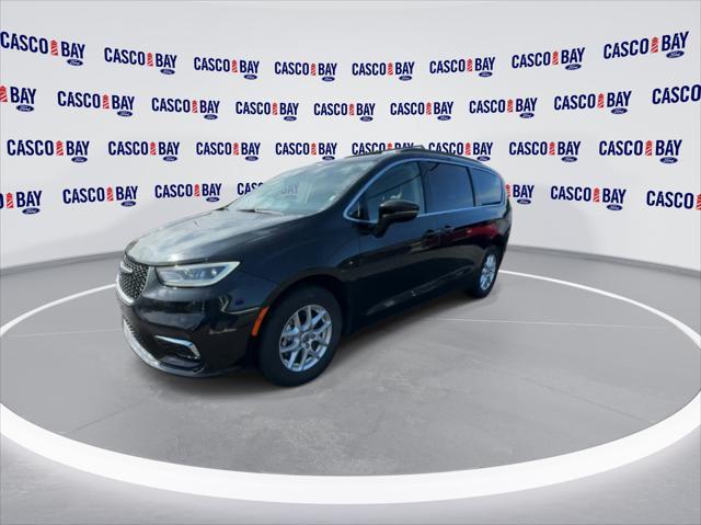 used 2022 Chrysler Pacifica car, priced at $25,985