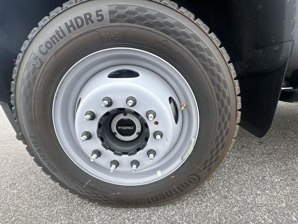 new 2025 Ford F-450 car, priced at $79,599