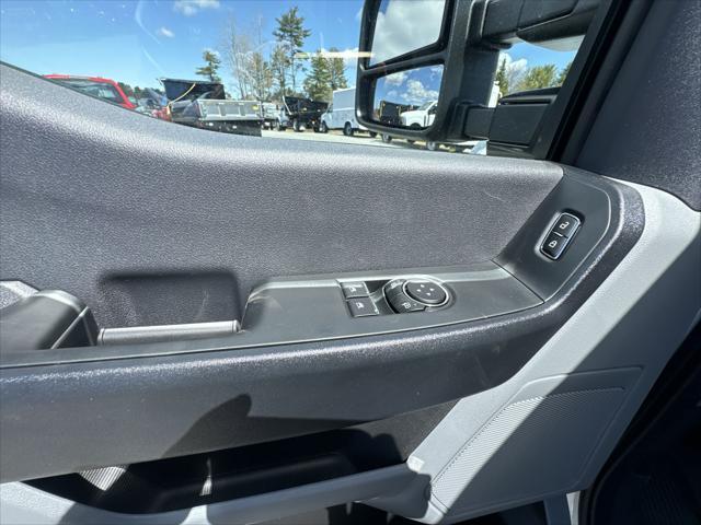 new 2025 Ford F-350 car, priced at $60,400