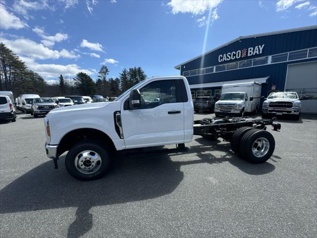 new 2025 Ford F-350 car, priced at $60,400