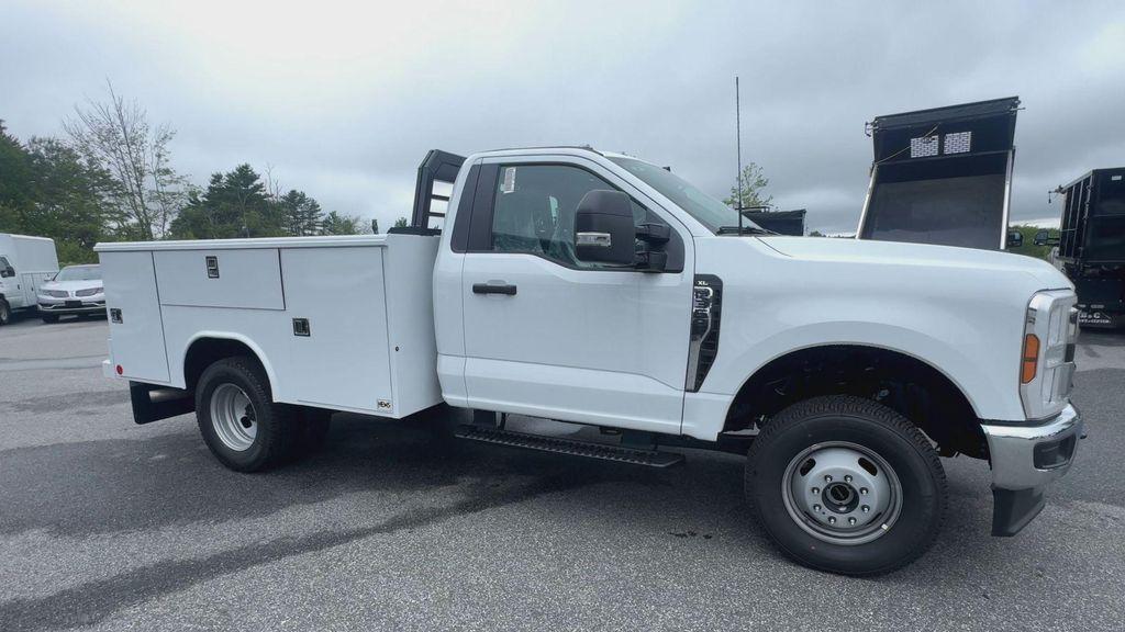 new 2025 Ford F-350 car, priced at $78,315
