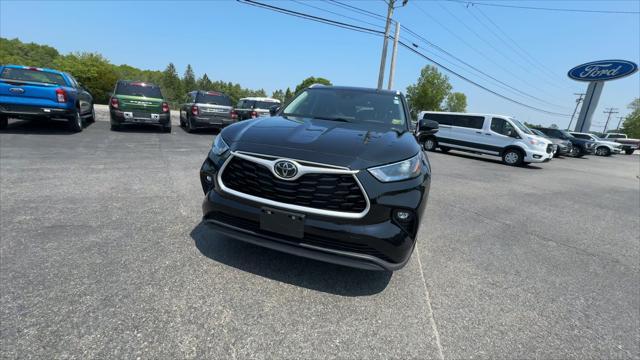 used 2024 Toyota Highlander car, priced at $40,985
