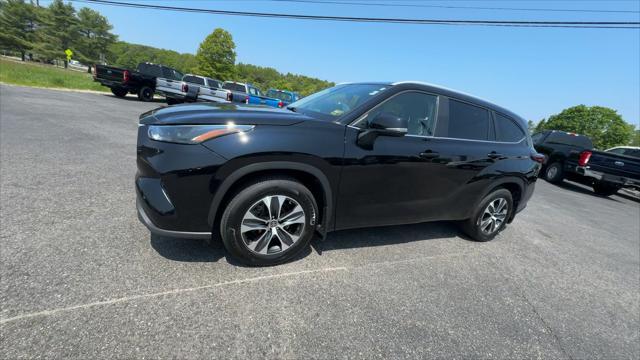 used 2024 Toyota Highlander car, priced at $40,985