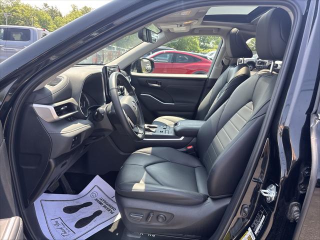used 2024 Toyota Highlander car, priced at $40,985