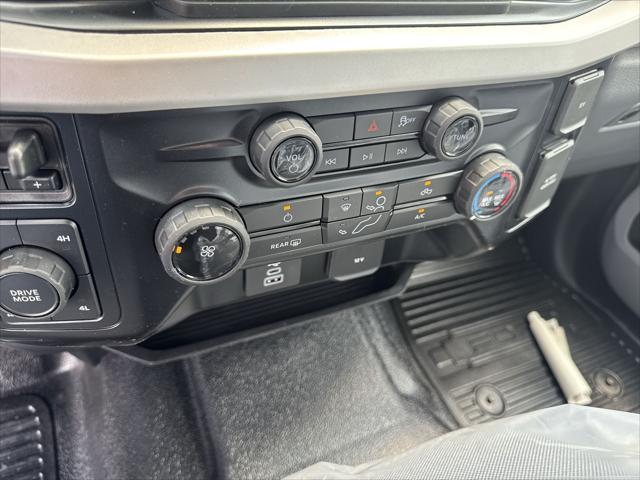 new 2025 Ford F-250 car, priced at $53,258