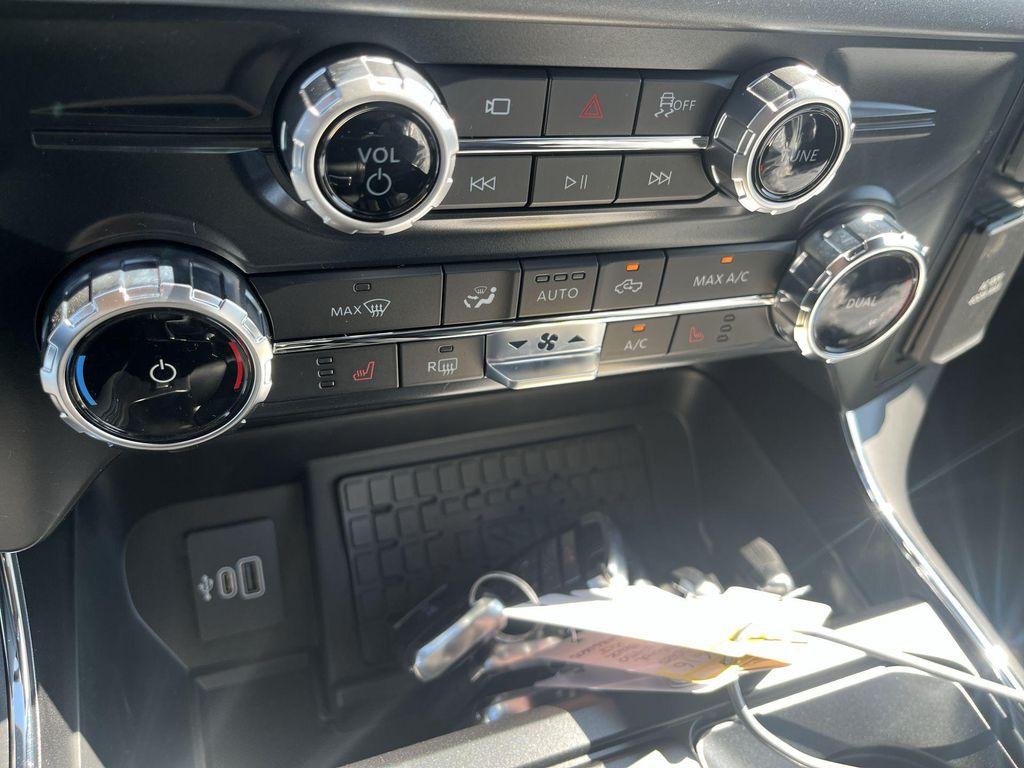new 2025 Ford F-150 car, priced at $55,643