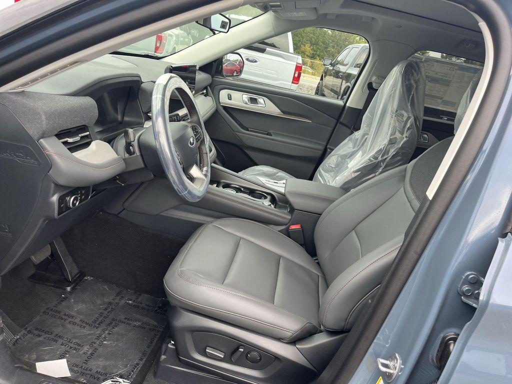 new 2025 Ford Explorer car, priced at $48,338