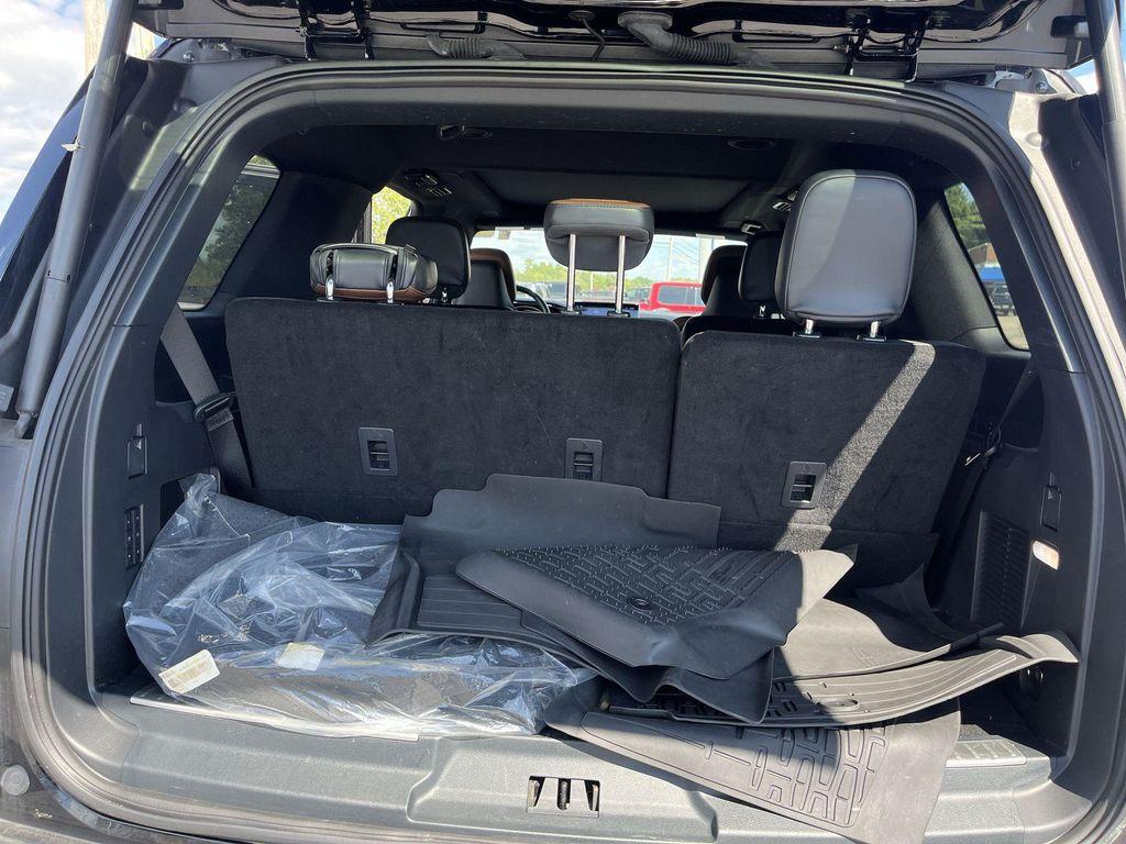 used 2024 Lincoln Navigator car, priced at $77,985