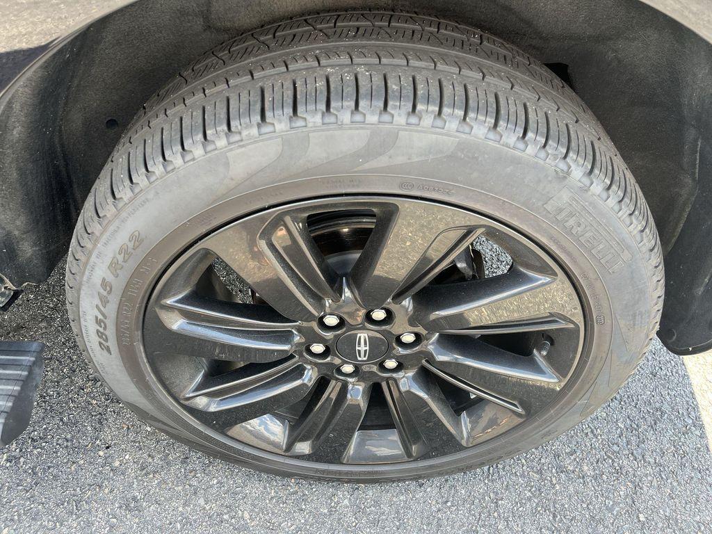 used 2024 Lincoln Navigator car, priced at $77,985