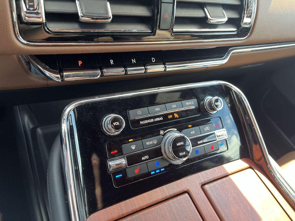used 2024 Lincoln Navigator car, priced at $77,985