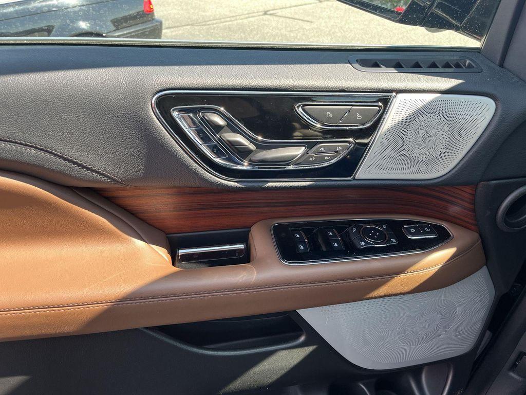 used 2024 Lincoln Navigator car, priced at $77,985