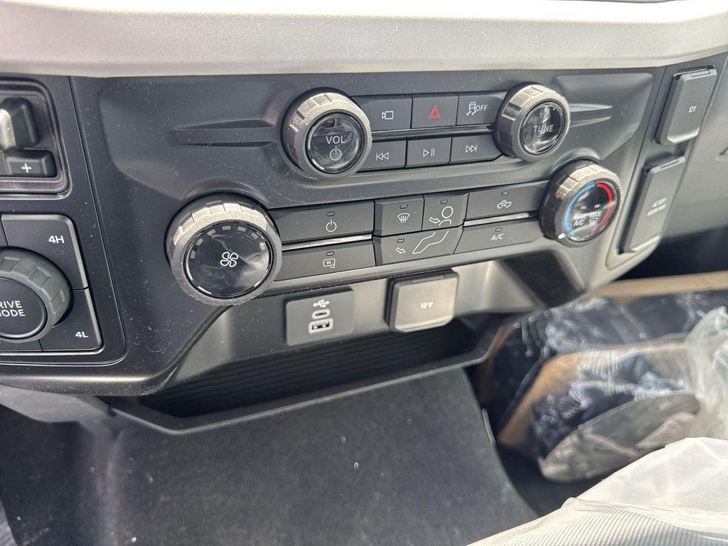 new 2025 Ford F-350 car, priced at $54,729