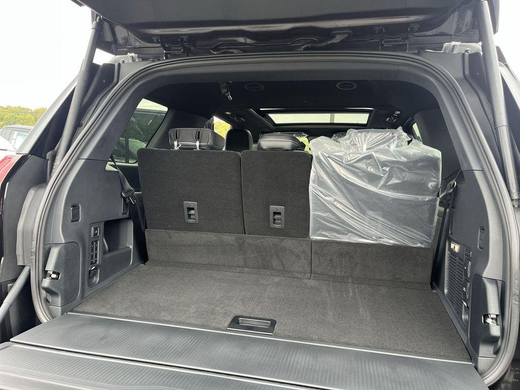 new 2025 Ford Expedition car, priced at $81,813