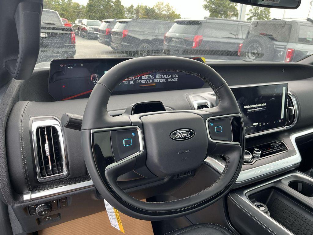 new 2025 Ford Expedition car, priced at $81,813