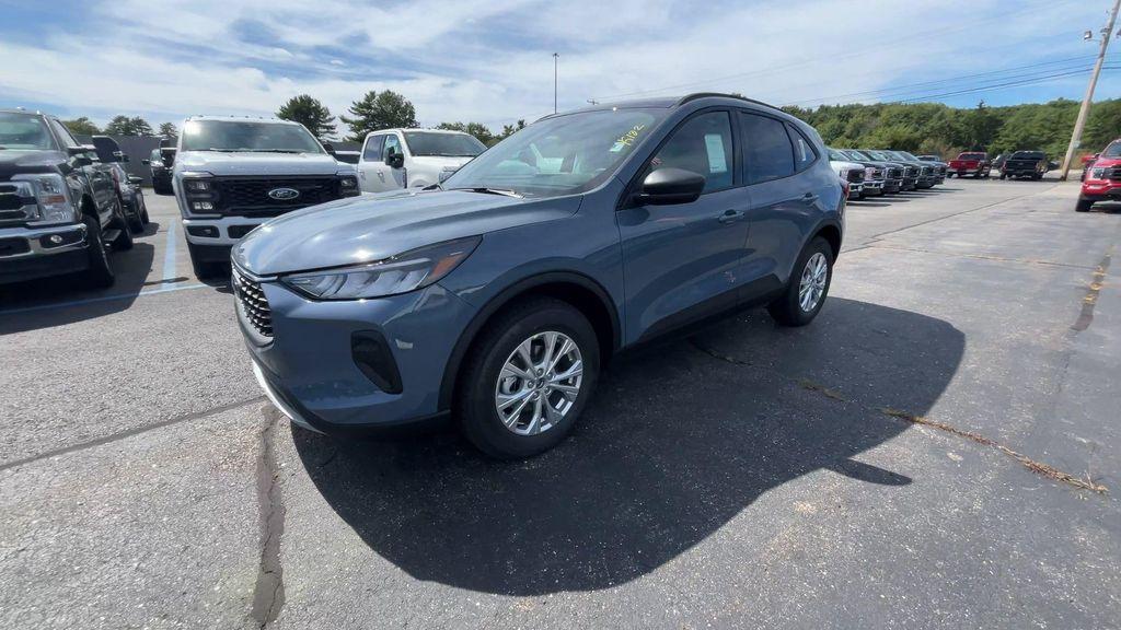 new 2025 Ford Escape car, priced at $31,546