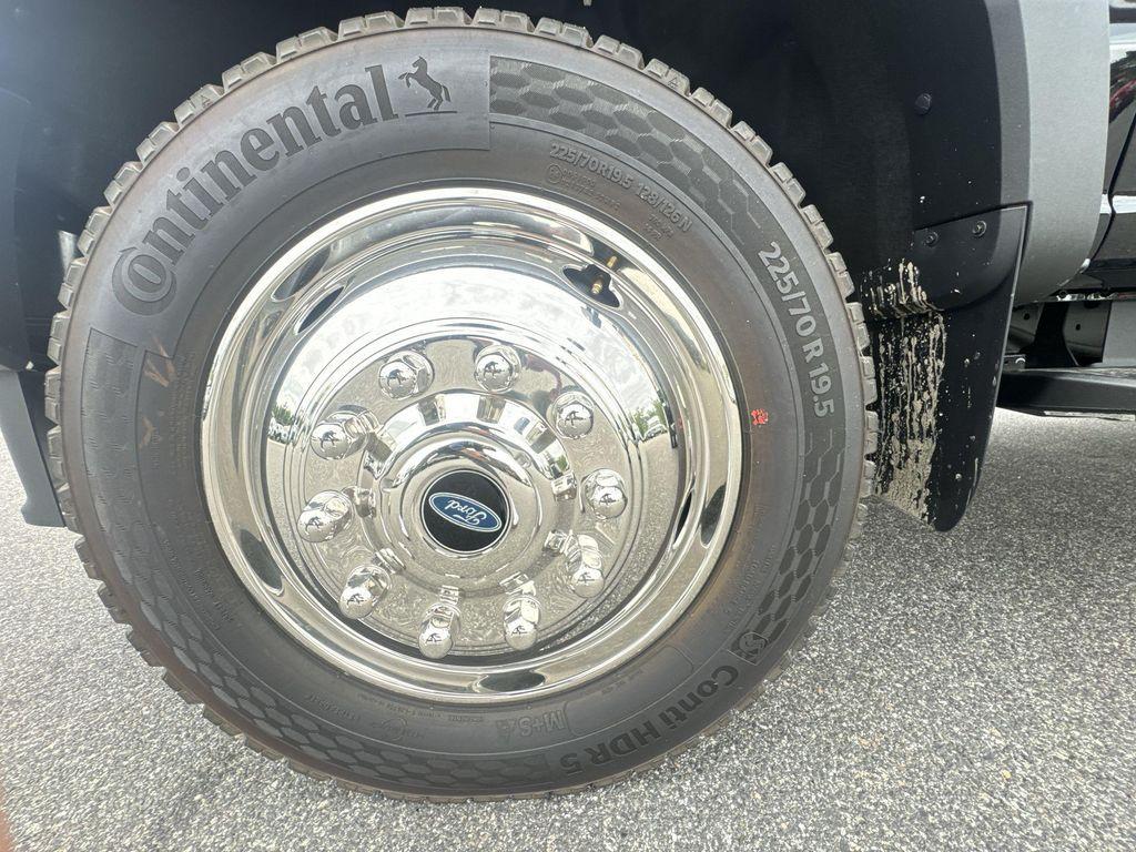 new 2025 Ford F-450 car, priced at $88,242