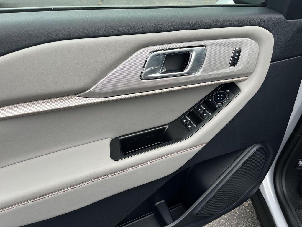 new 2025 Ford Explorer car, priced at $47,873
