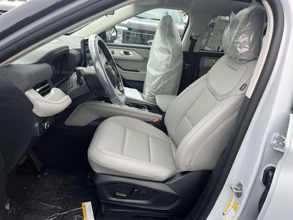 new 2025 Ford Explorer car, priced at $47,873