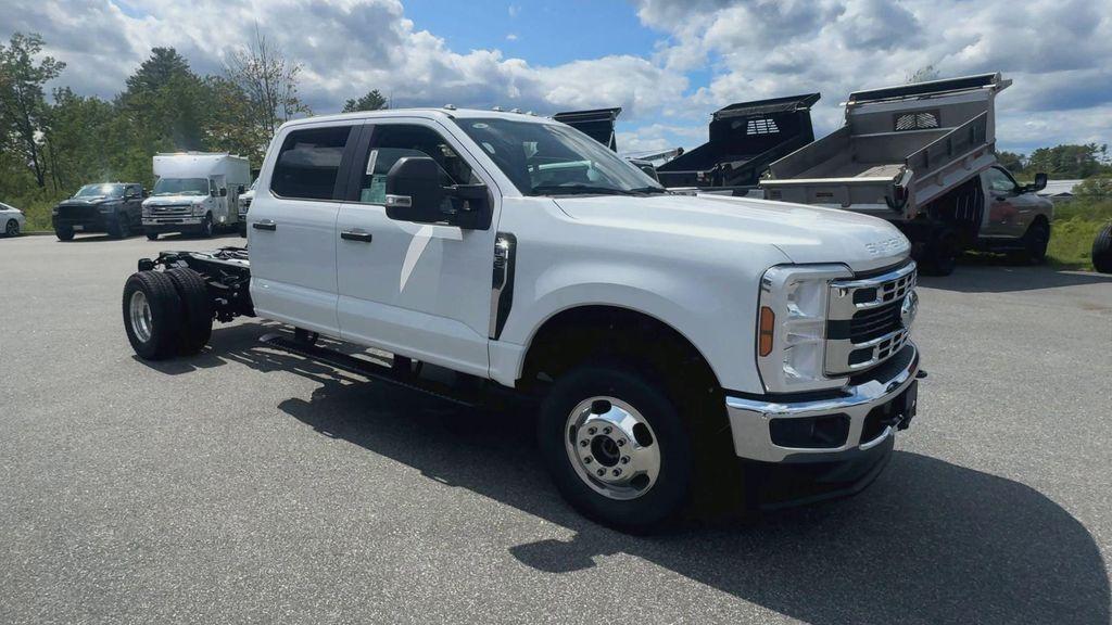 new 2025 Ford F-350 car, priced at $64,010