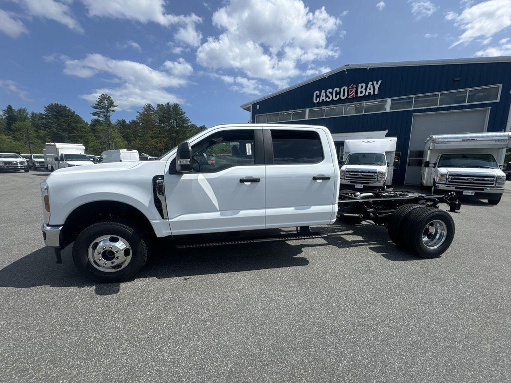 new 2025 Ford F-350 car, priced at $64,010