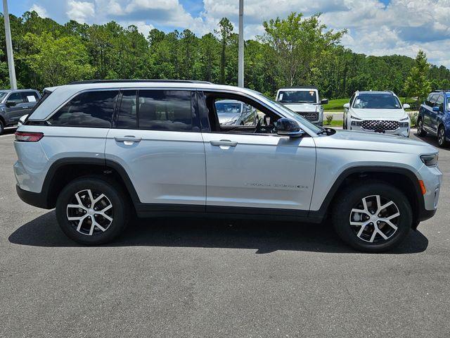 used 2024 Jeep Grand Cherokee car, priced at $32,988