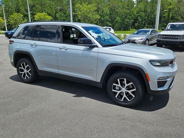 used 2024 Jeep Grand Cherokee car, priced at $32,988