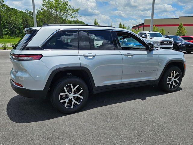 used 2024 Jeep Grand Cherokee car, priced at $32,988