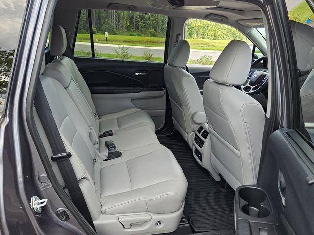 used 2022 Honda Pilot car, priced at $26,557