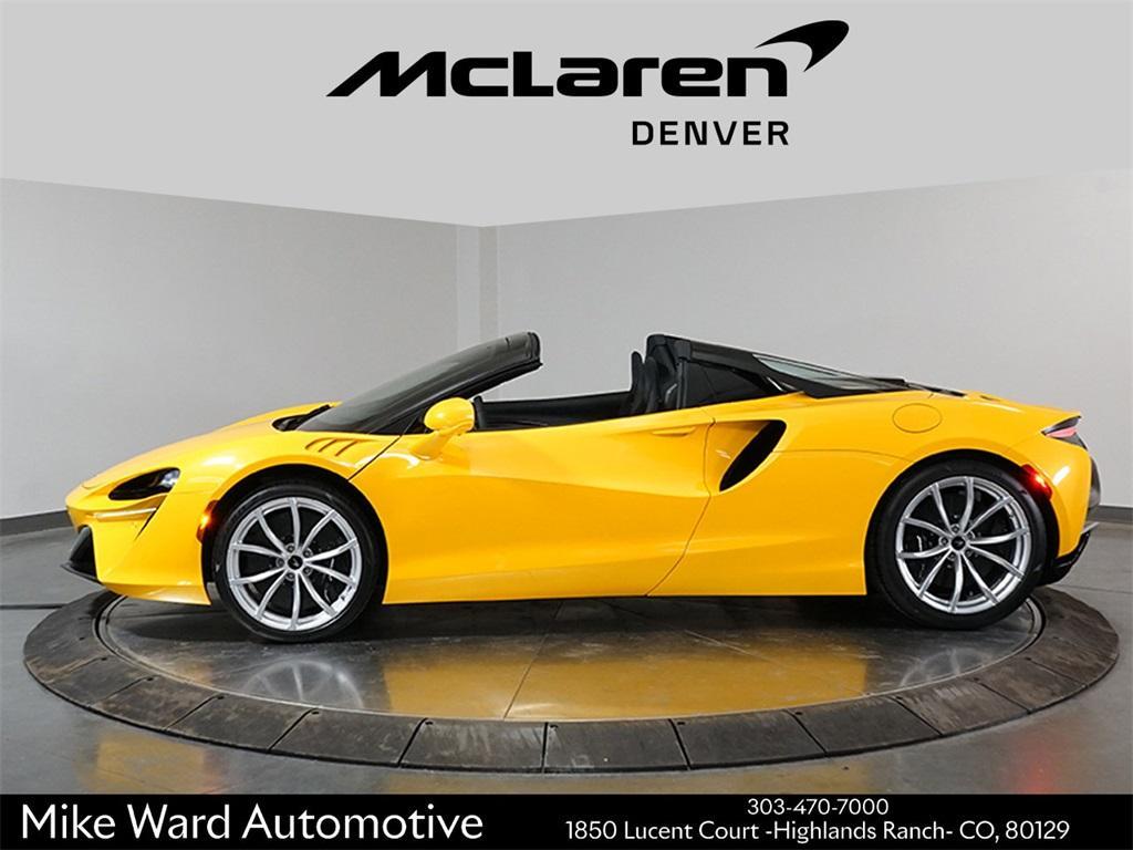 new 2025 McLaren Artura car
