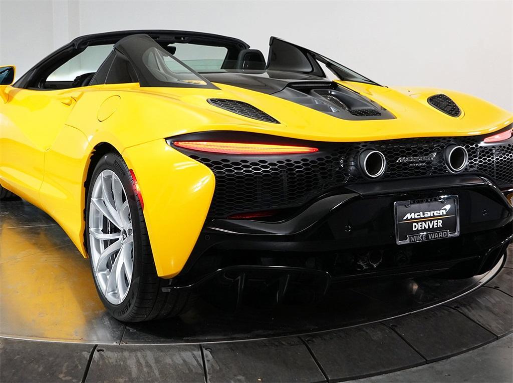 new 2025 McLaren Artura car