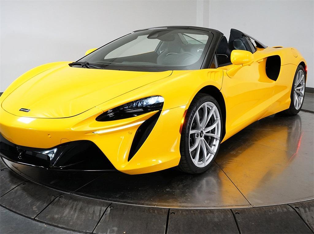 new 2025 McLaren Artura car