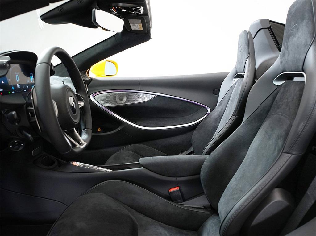 new 2025 McLaren Artura car