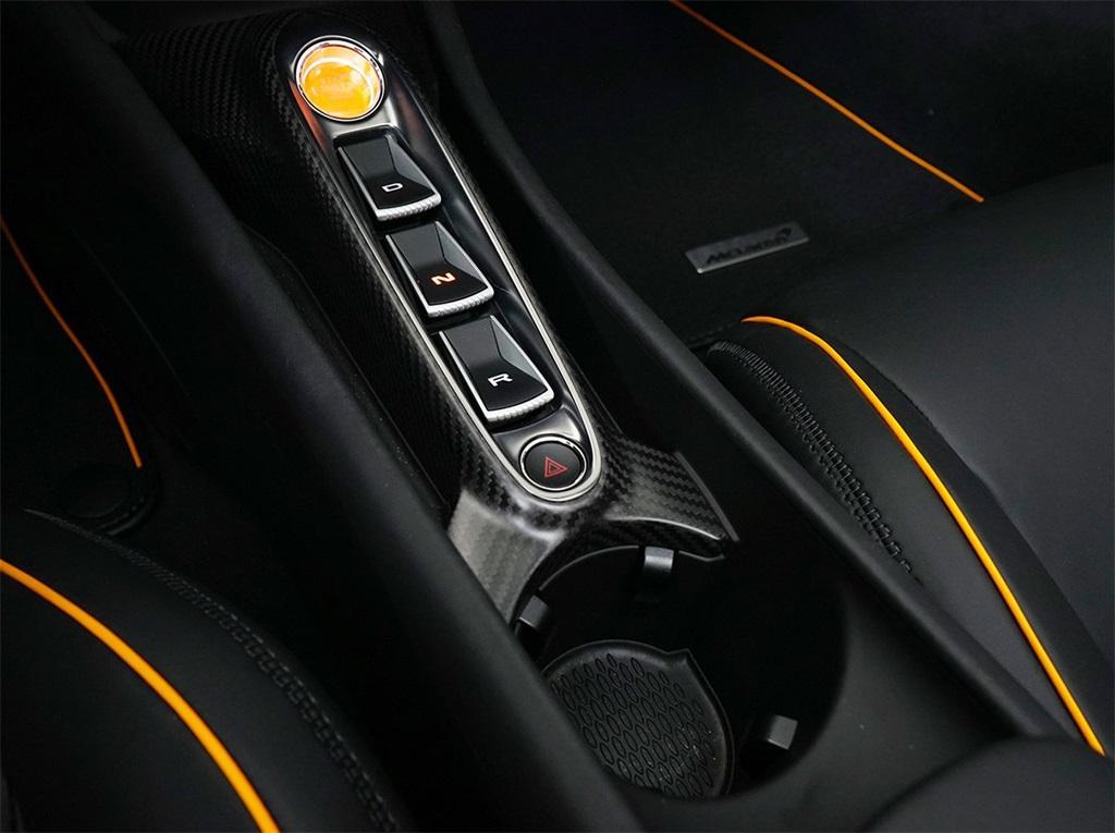 new 2025 McLaren Artura car