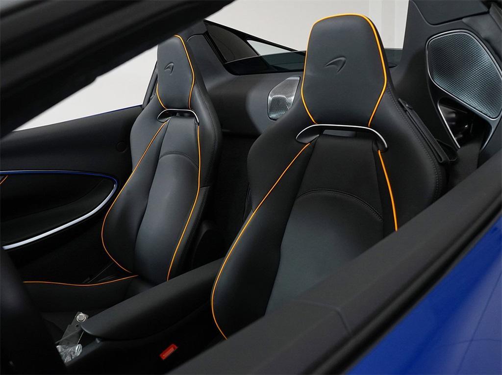 new 2025 McLaren Artura car