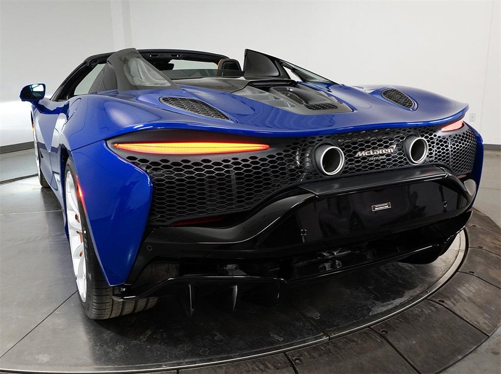 new 2025 McLaren Artura car