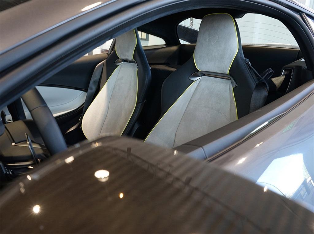 new 2025 McLaren Artura car