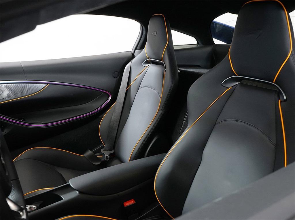 new 2025 McLaren Artura car, priced at $286,758