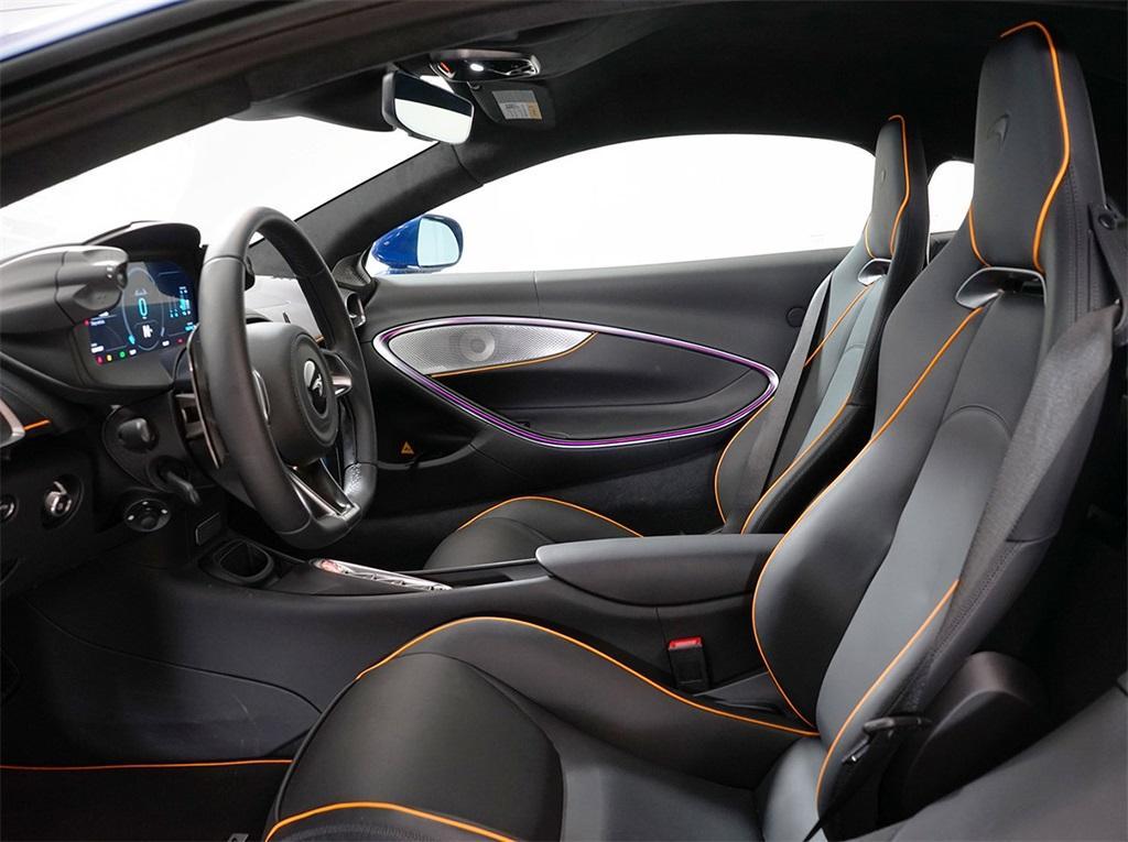 new 2025 McLaren Artura car, priced at $286,758