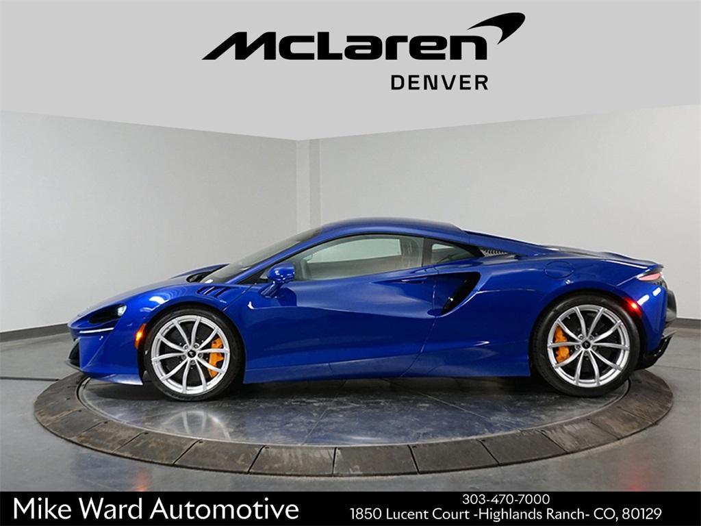 new 2025 McLaren Artura car, priced at $286,758