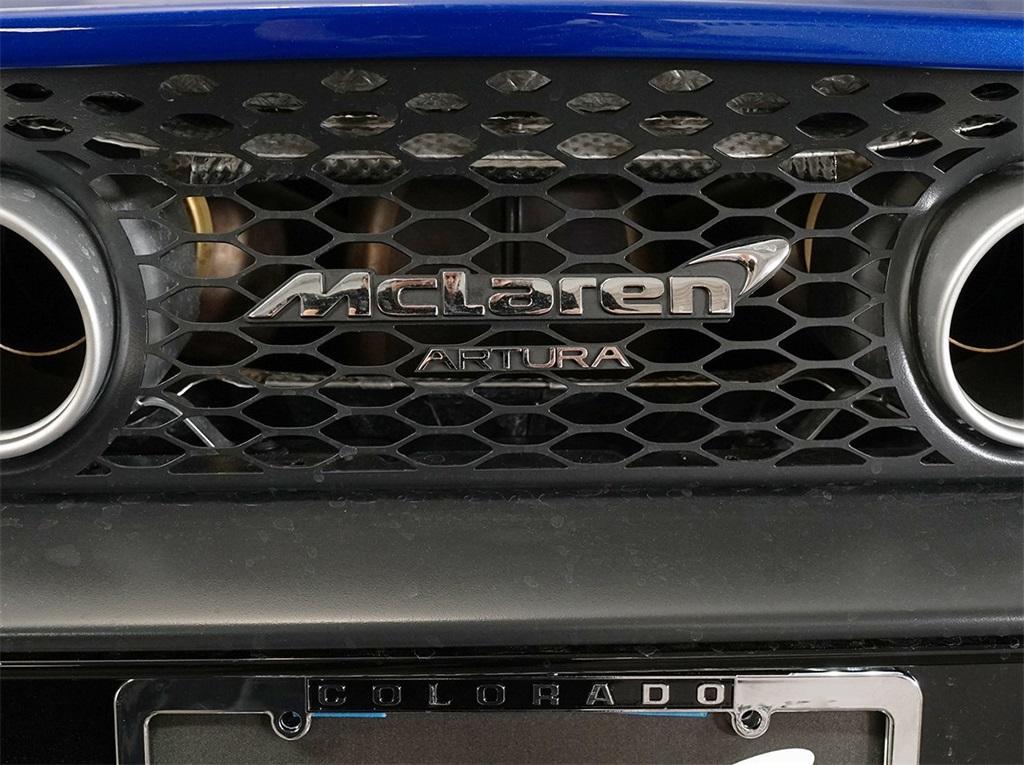 new 2025 McLaren Artura car, priced at $286,758