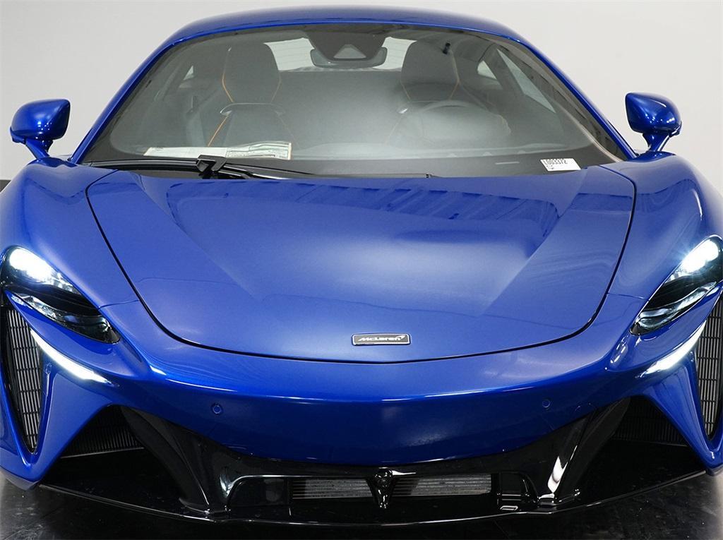 new 2025 McLaren Artura car, priced at $286,758