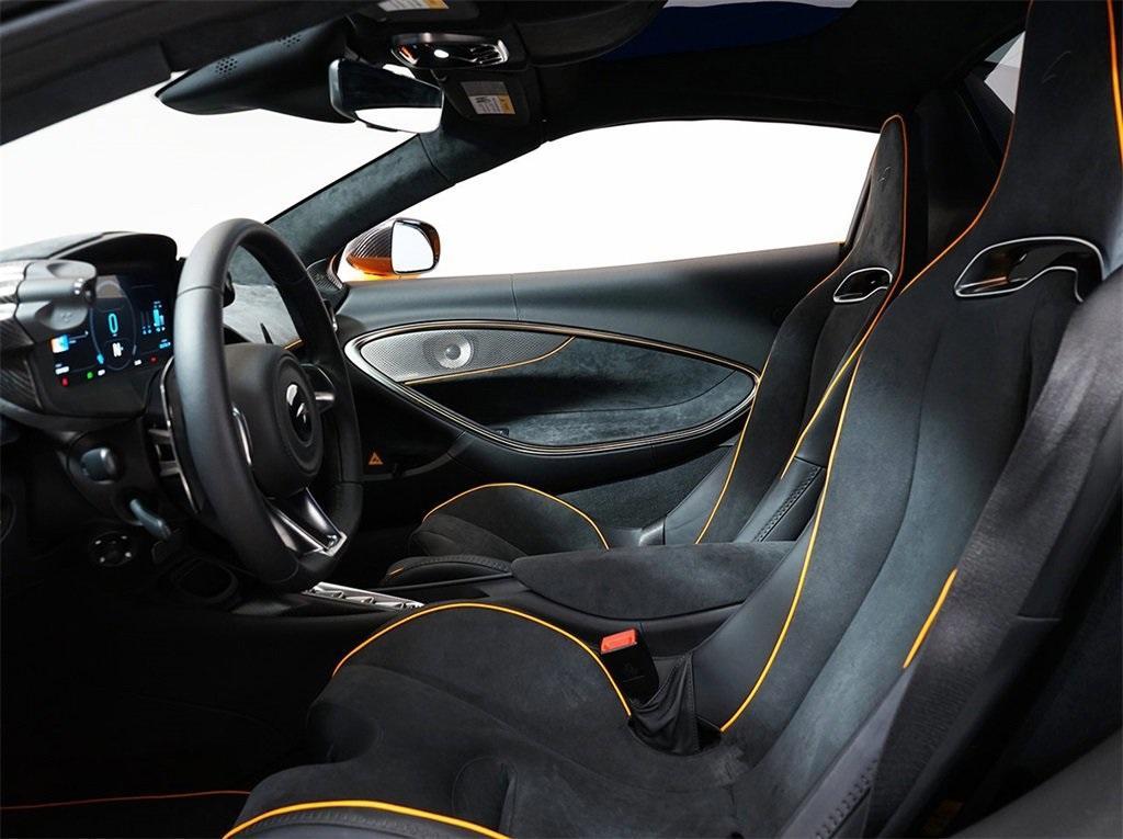 new 2025 McLaren Artura car, priced at $386,828