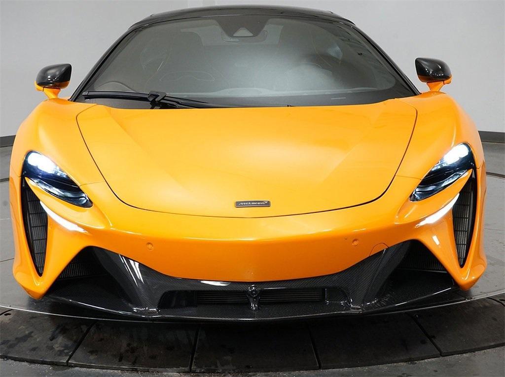 new 2025 McLaren Artura car, priced at $386,828