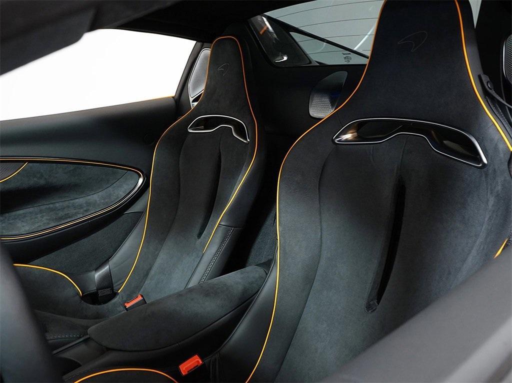new 2025 McLaren Artura car, priced at $386,828