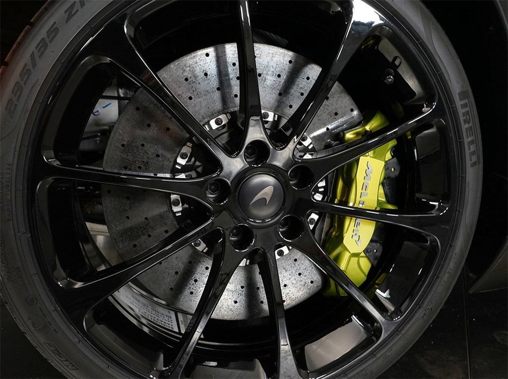 new 2025 McLaren Artura car, priced at $300,358