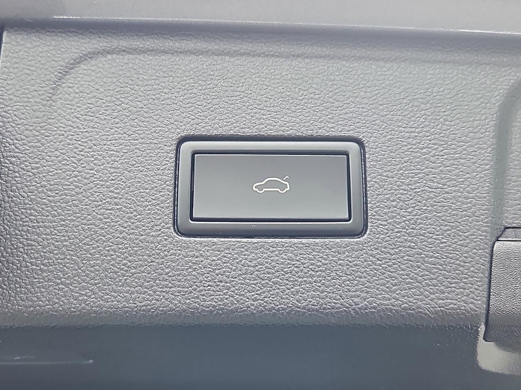 used 2024 Volkswagen Atlas car, priced at $37,900