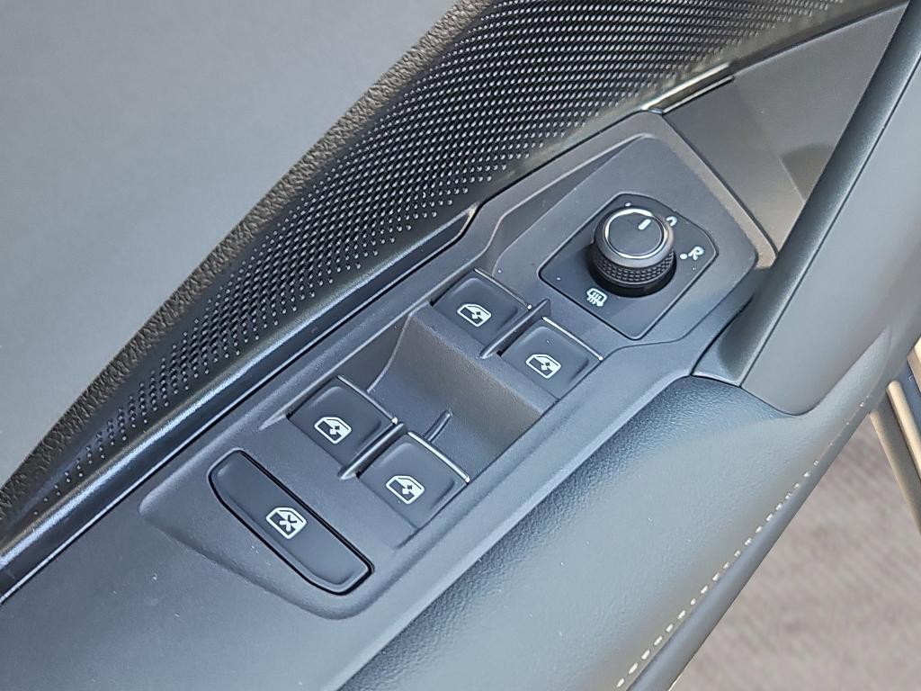 new 2025 Volkswagen Tiguan car, priced at $35,648