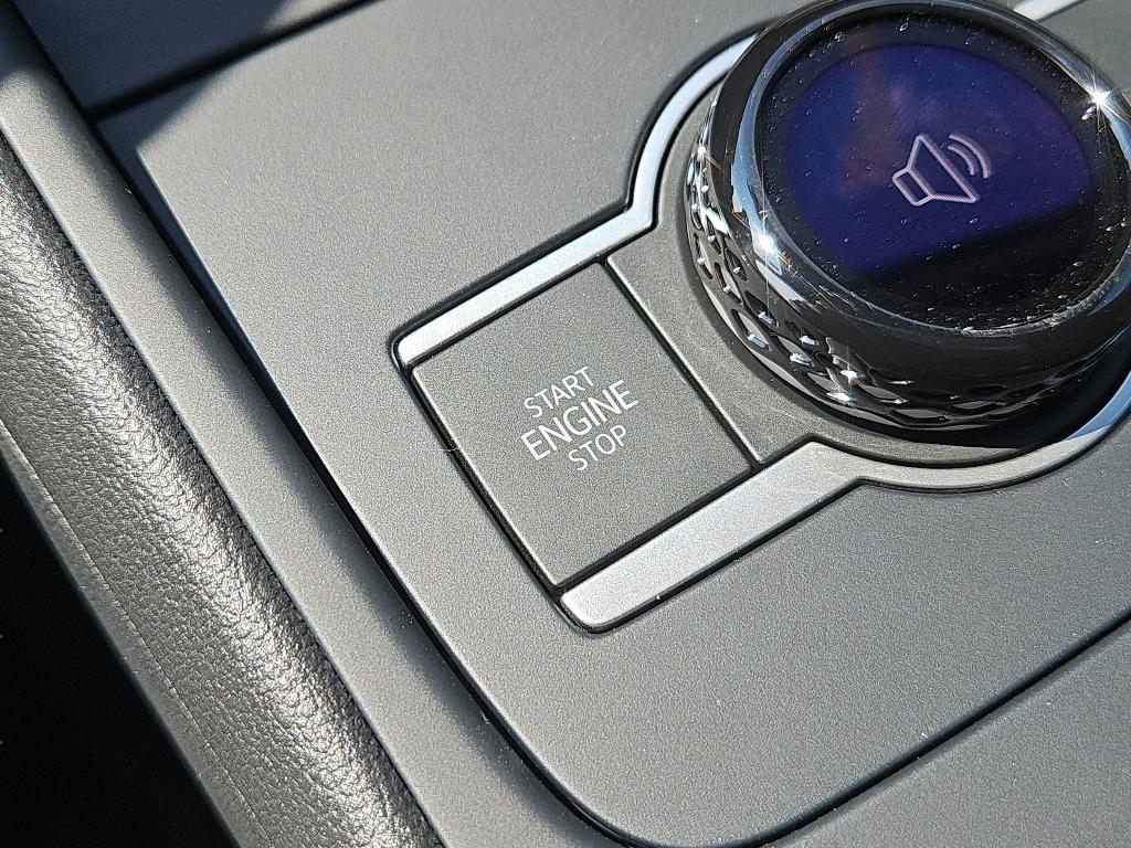 new 2025 Volkswagen Tiguan car, priced at $35,648