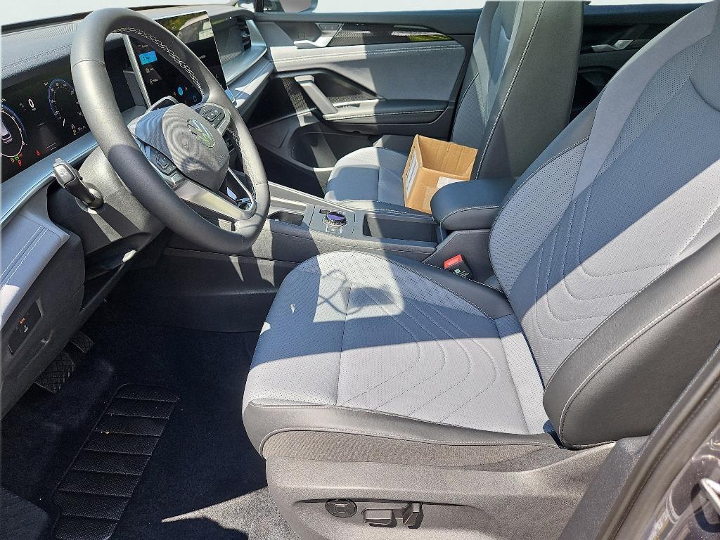 new 2025 Volkswagen Tiguan car, priced at $35,648